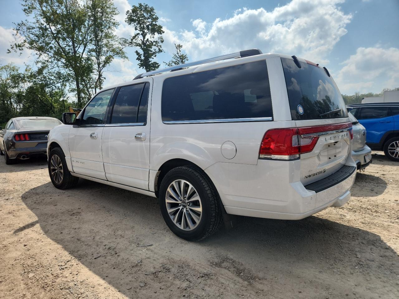 2015 Lincoln Navigator L - Фото 2