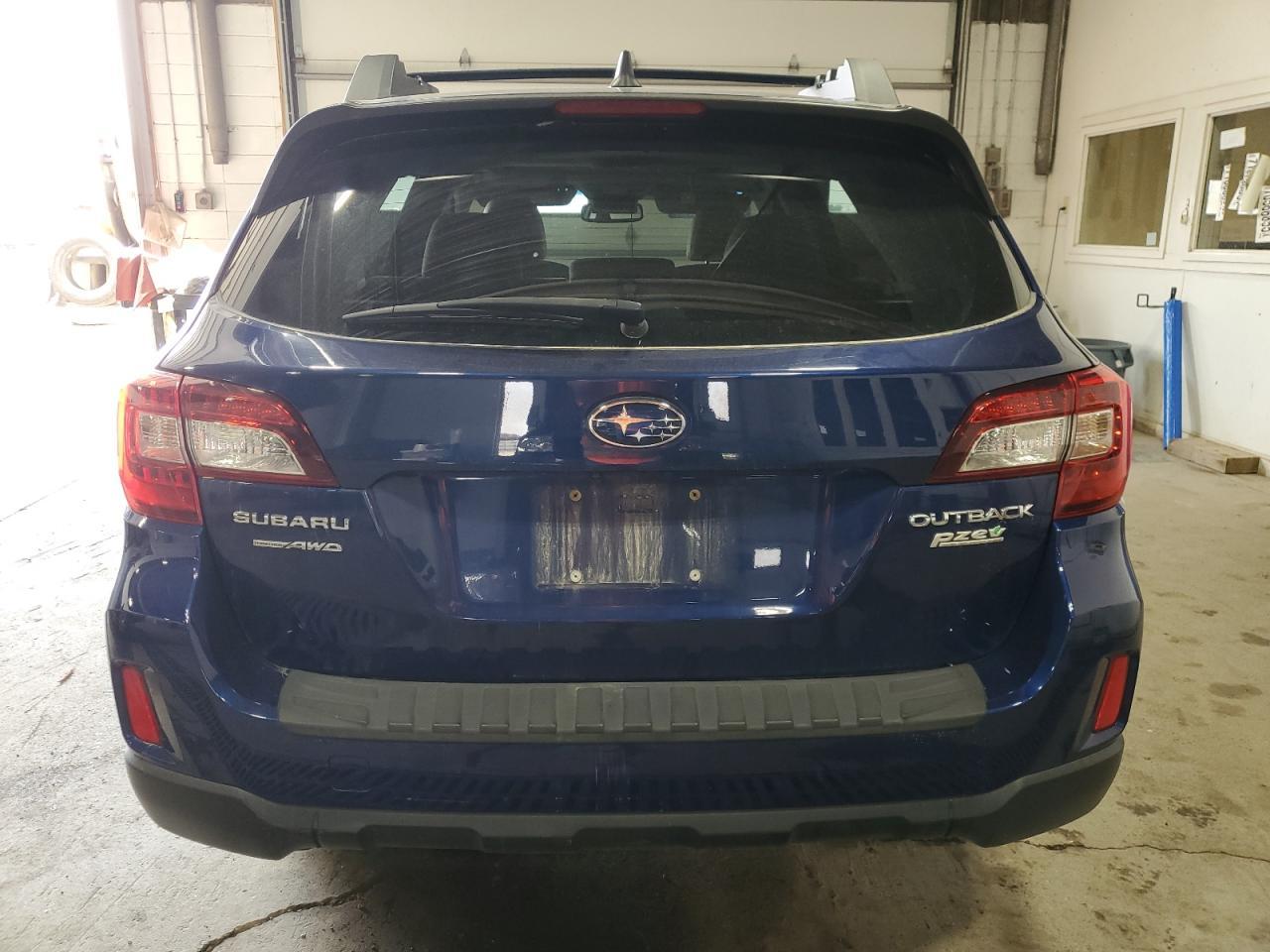 2017 Subaru Outback 2.5I Premium - Image 6