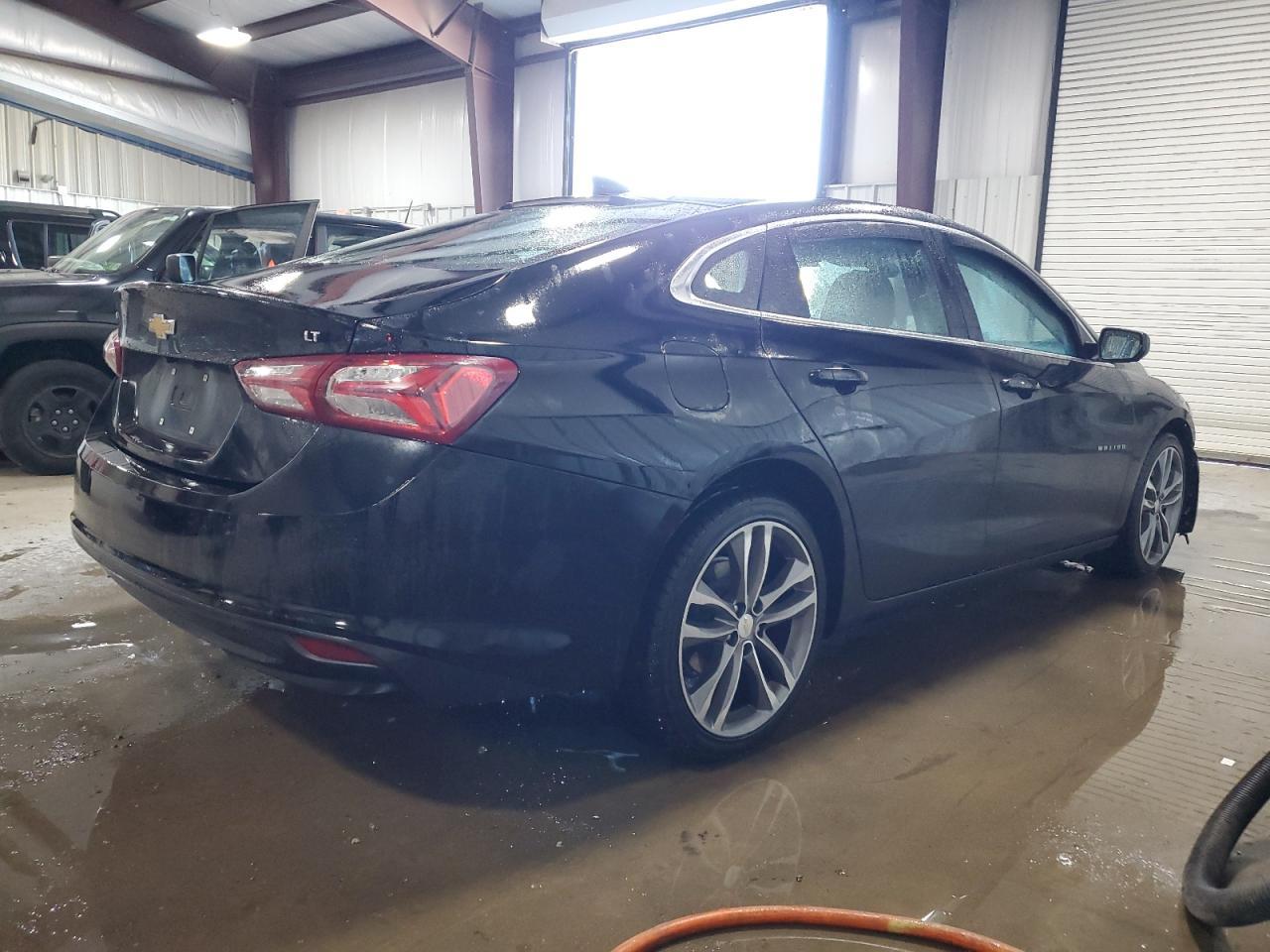 2022 Chevrolet Malibu Lt - Фото 3