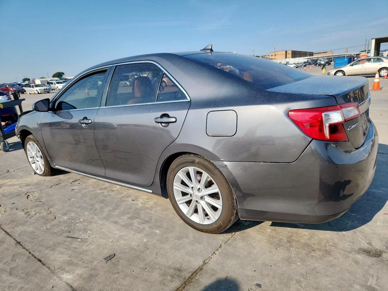 2014 Toyota Camry Se - Фото 2