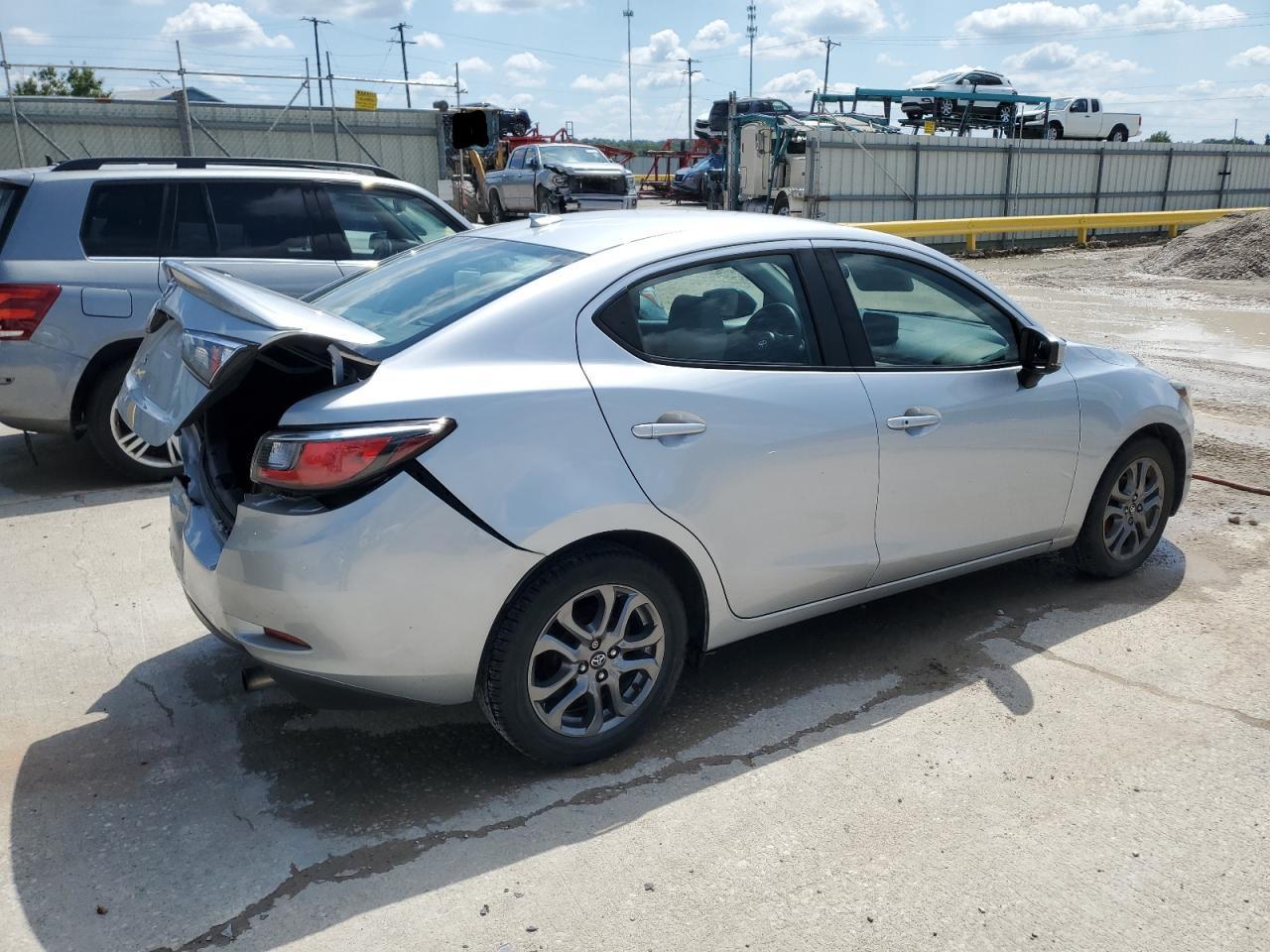 2019 Toyota Yaris L - Фото 3