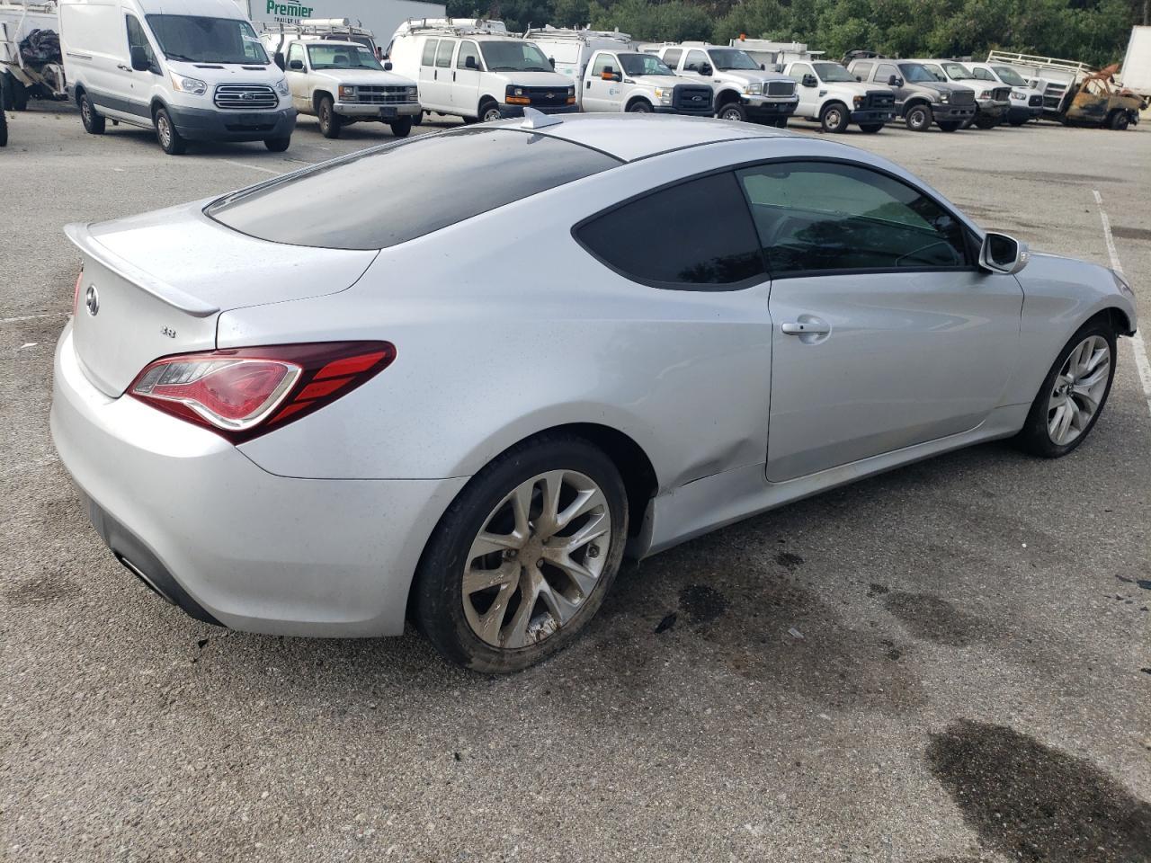 2015 Hyundai Genesis Coupe 3.8L - Фото 3