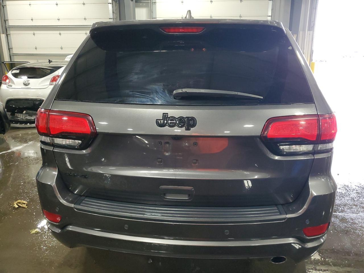 2021 Jeep Grand Cherokee Laredo - Image 6