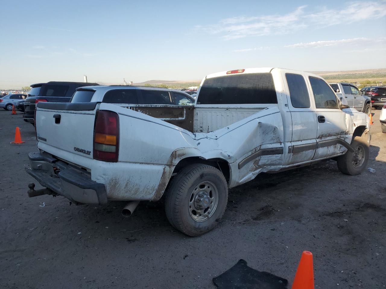 2002 Chevrolet Silverado C2500 Heavy Duty - Image 3