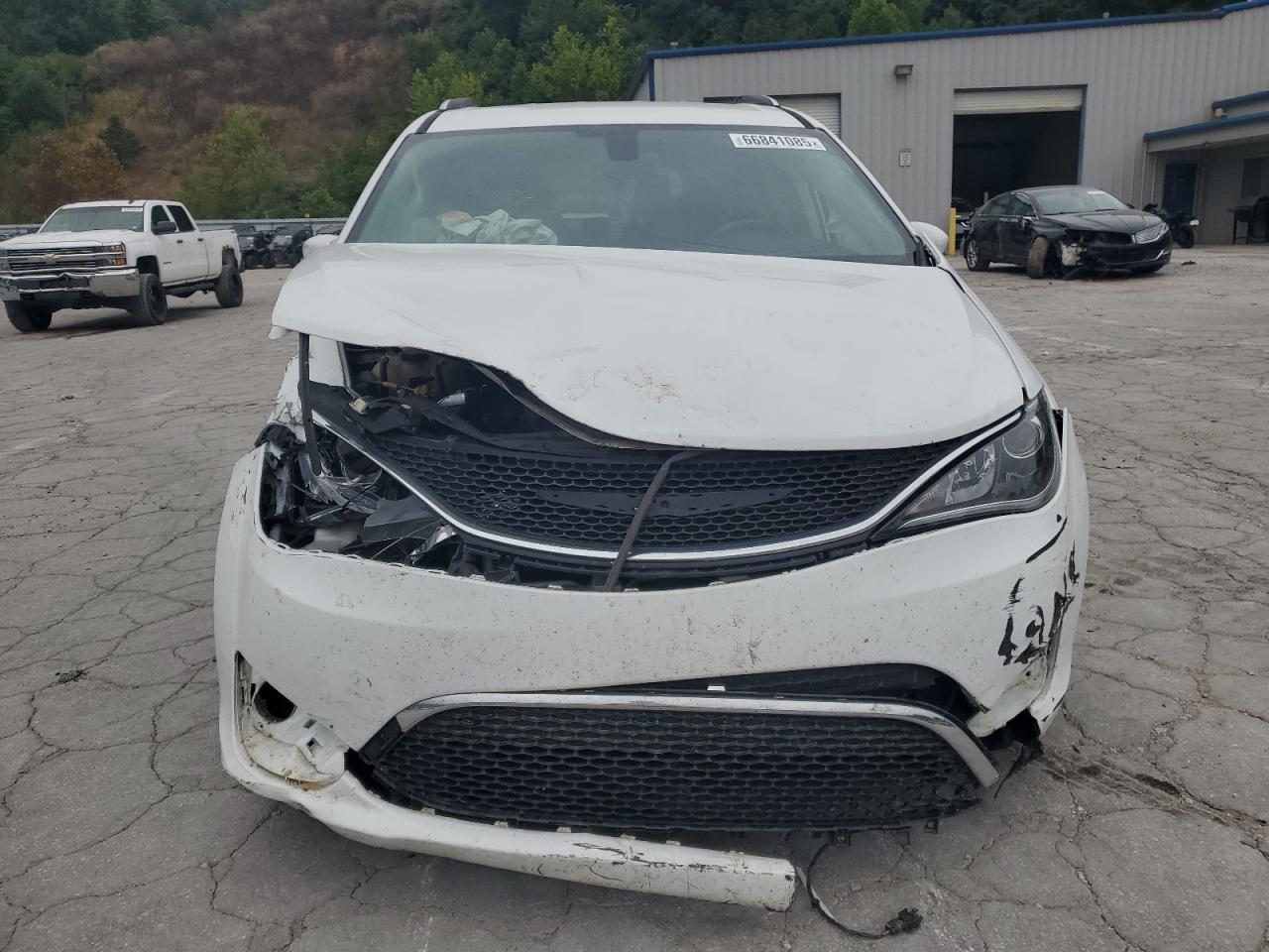 2019 Chrysler Pacifica Touring L - Image 5