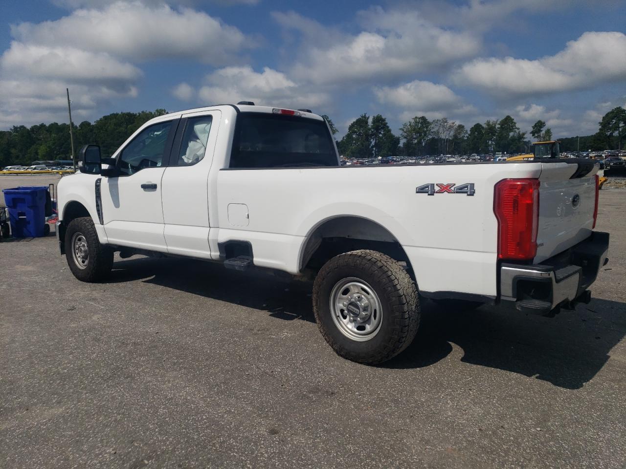 2023 Ford F250 Super Duty - Image 2