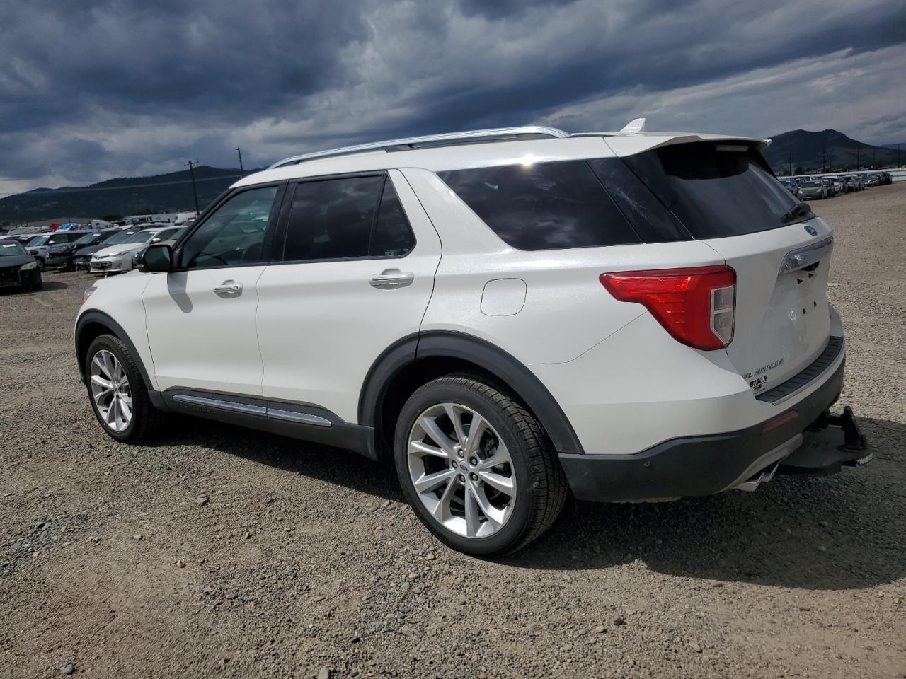 2021 Ford Explorer Platinum - Image 2