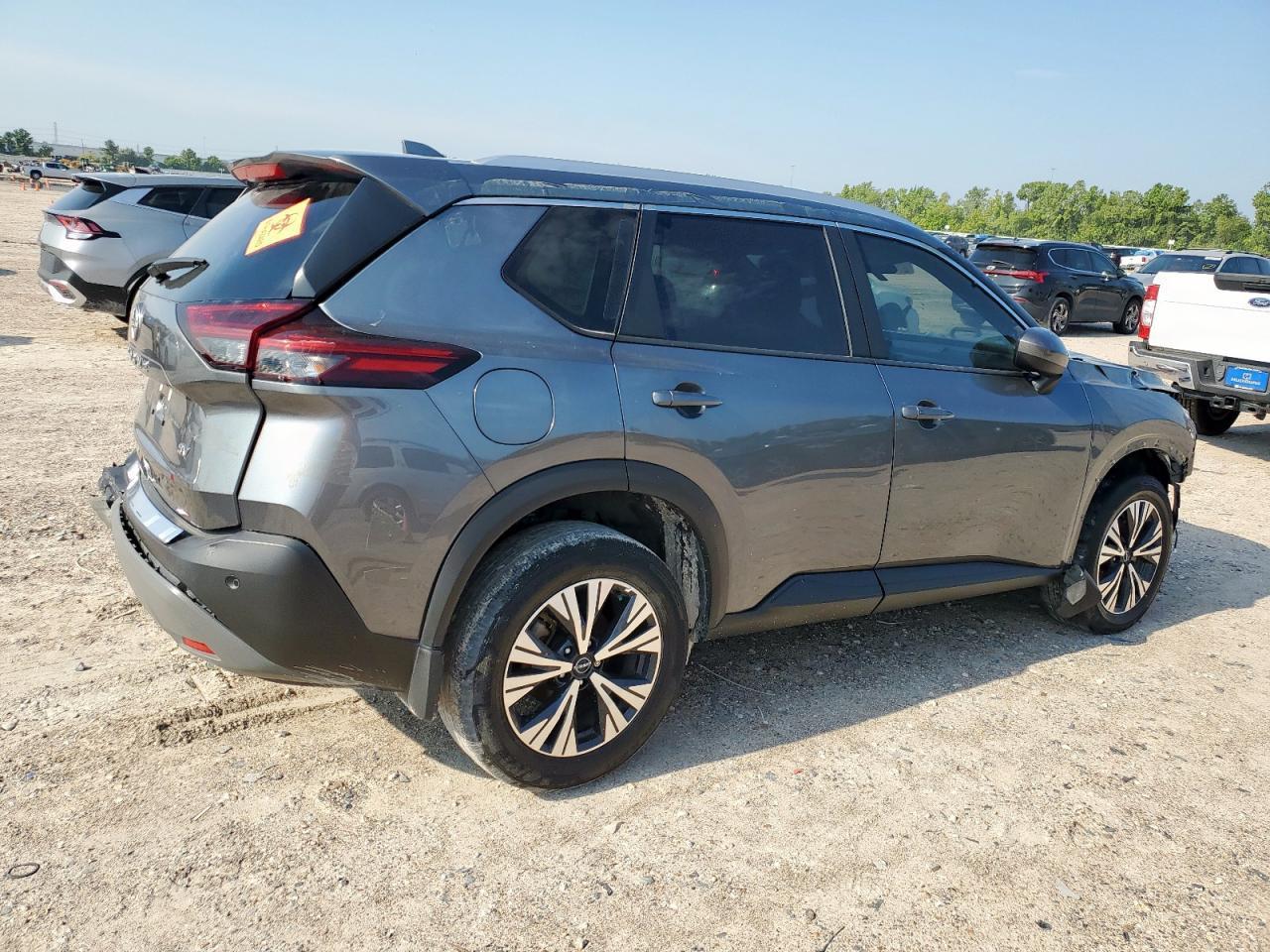 2023 Nissan Rogue Sv - Image 3