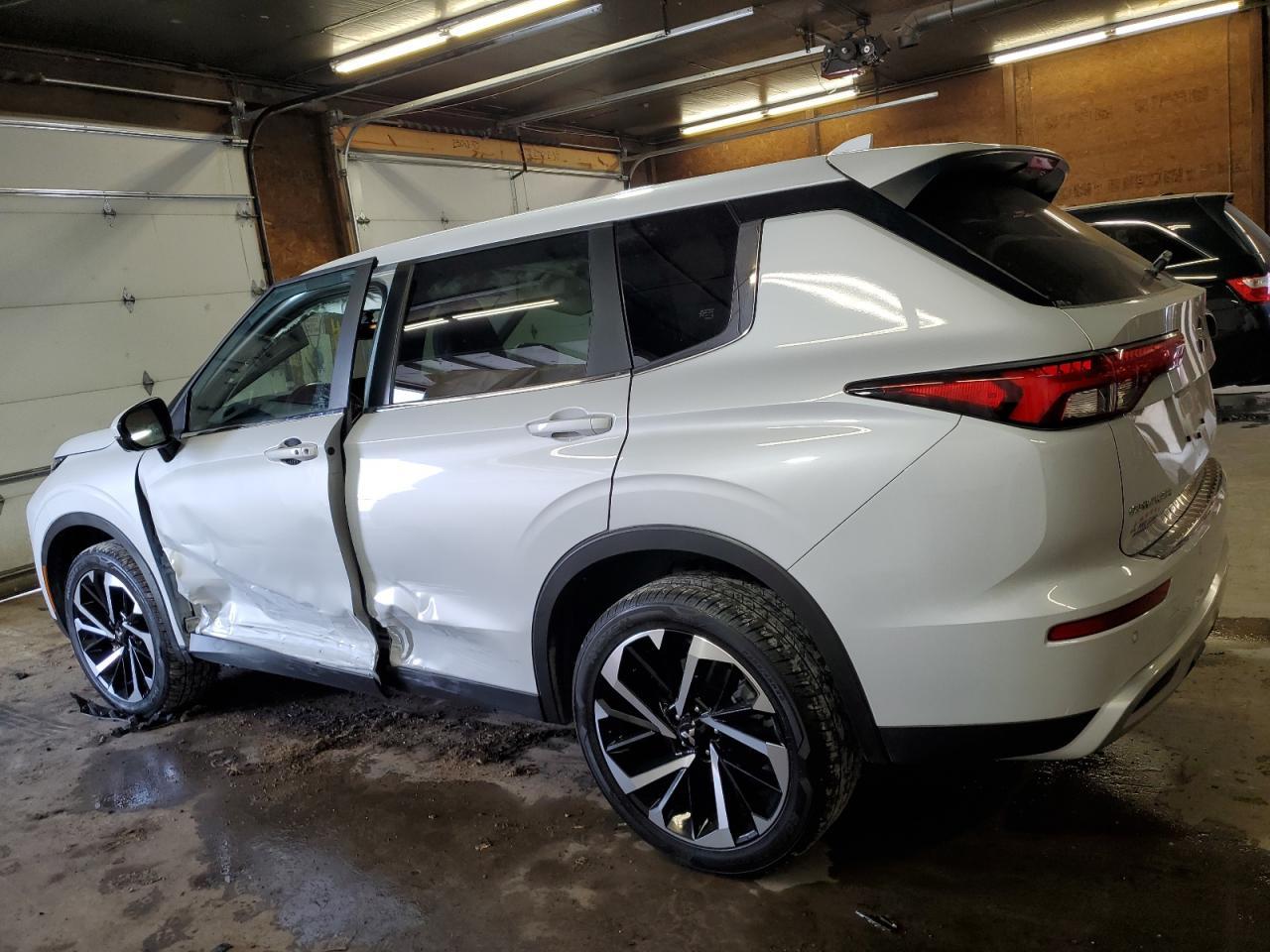 2024 Mitsubishi Outlander Se - Фото 2