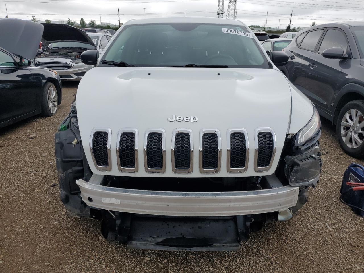 2016 Jeep Cherokee Sport - Фото 5