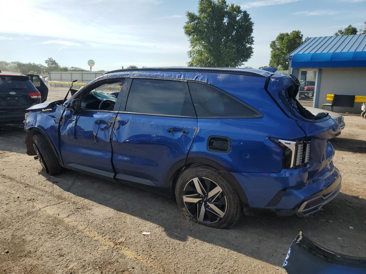 2022 Kia Sorento S - Фото 2