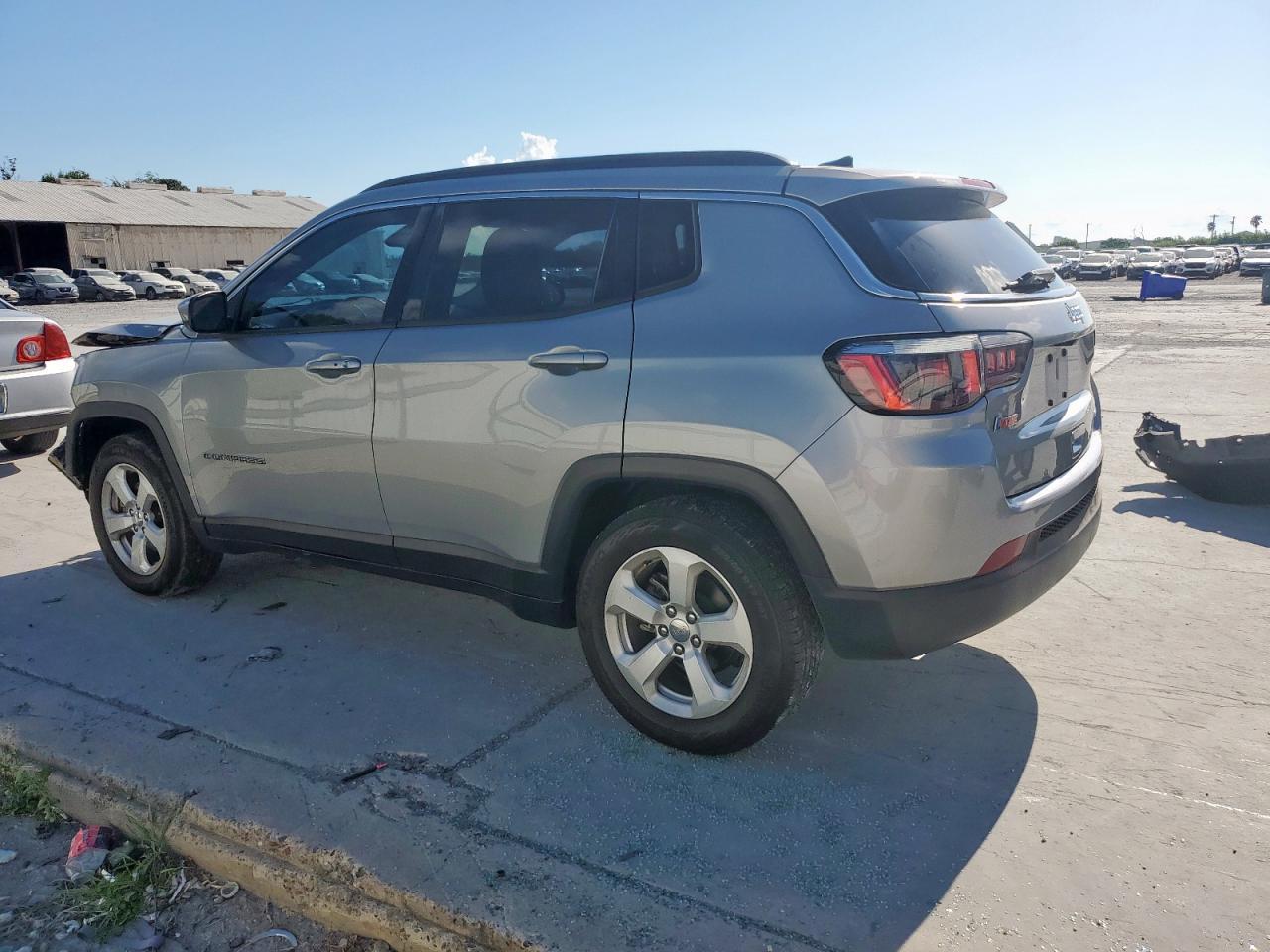 2020 Jeep Compass Latitude - Image 2