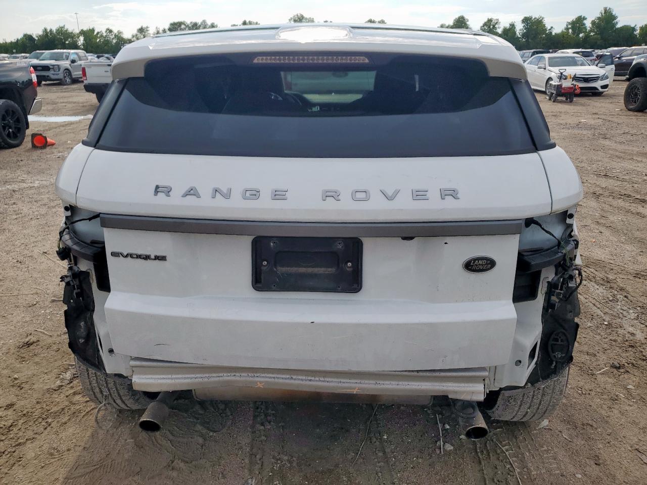 2015 Land Rover Range Rover Evoque Pure Plus - Image 6