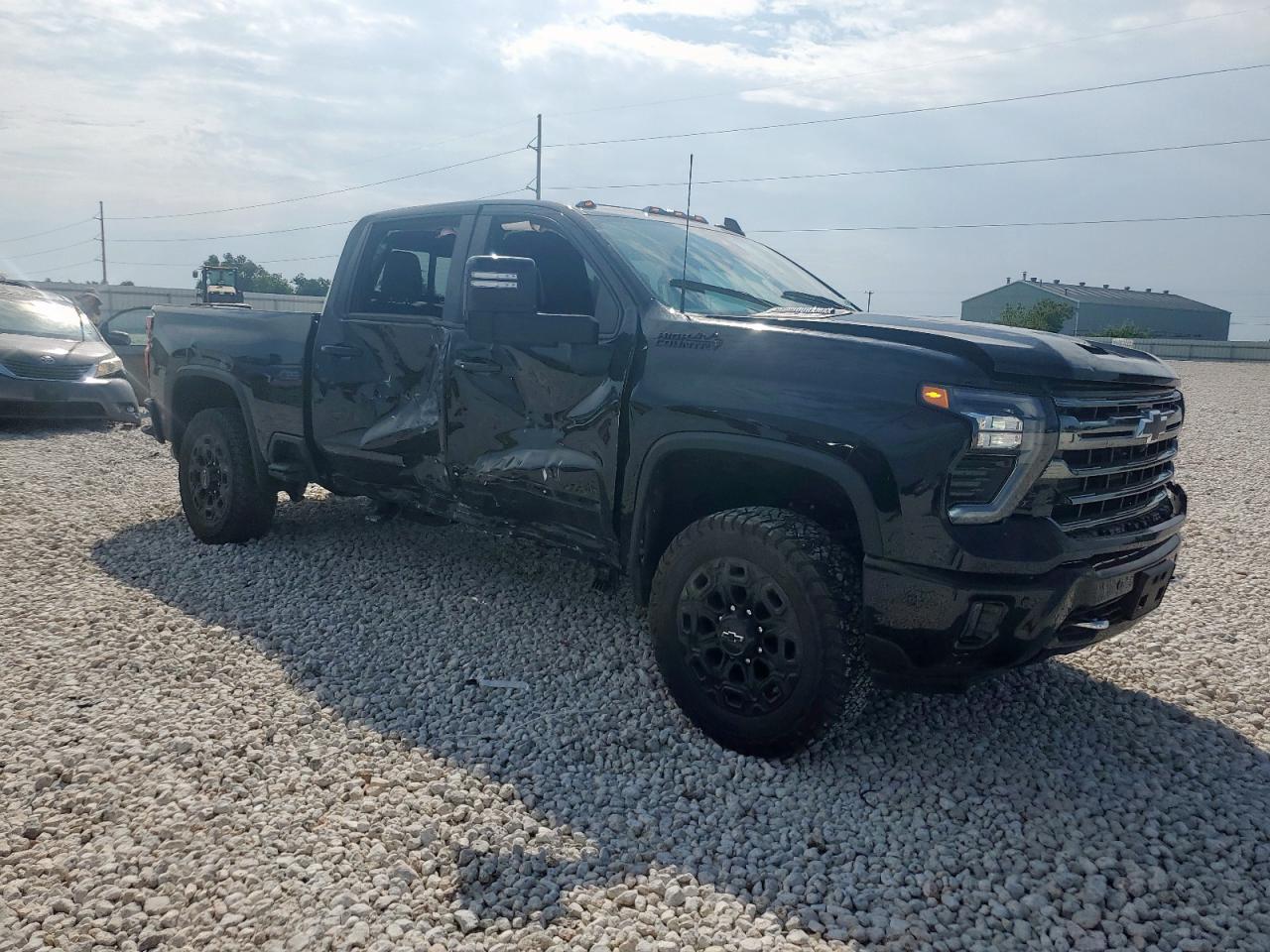 2024 Chevrolet Silverado K3500 High Country - Image 4
