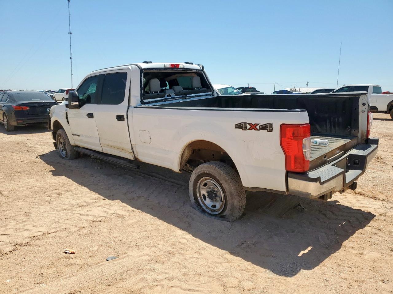 2022 Ford F250 Super Duty - Image 2
