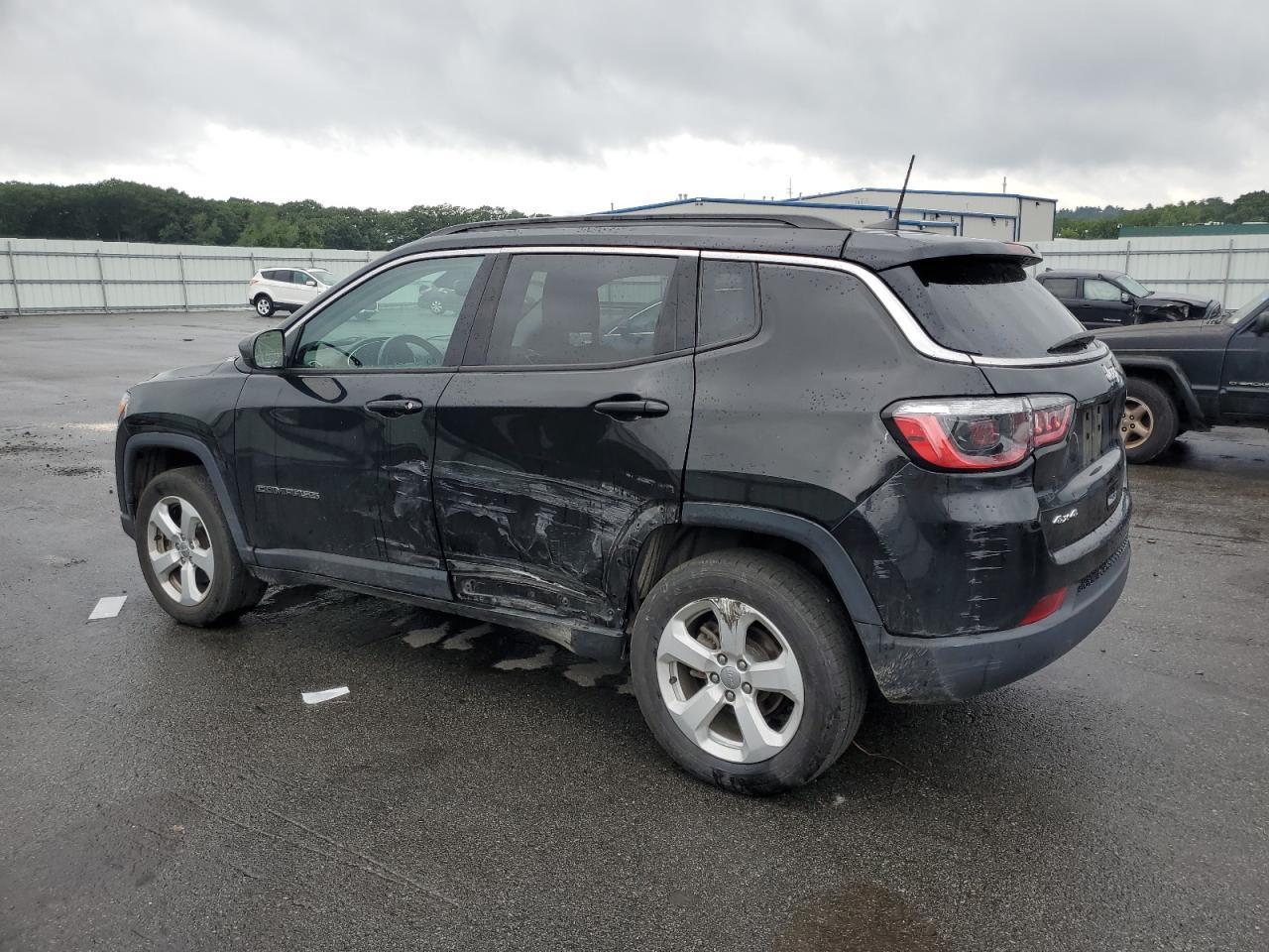 2020 Jeep Compass Latitude - Image 2