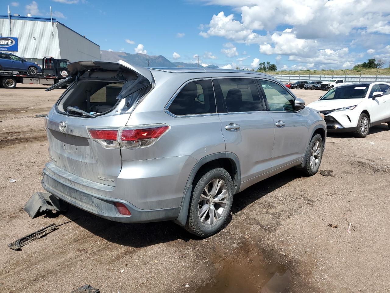 2014 Toyota Highlander Xle - Image 3