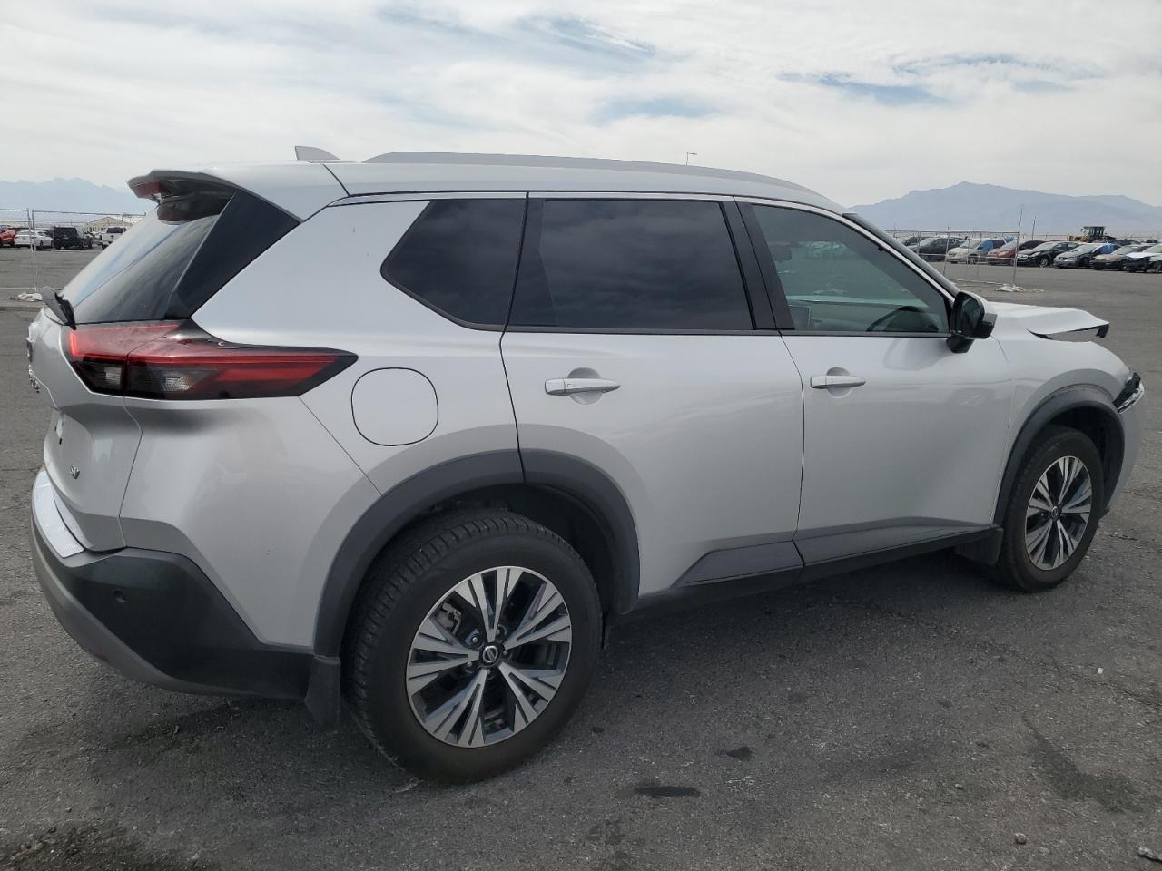 2021 Nissan Rogue Sv - Фото 3