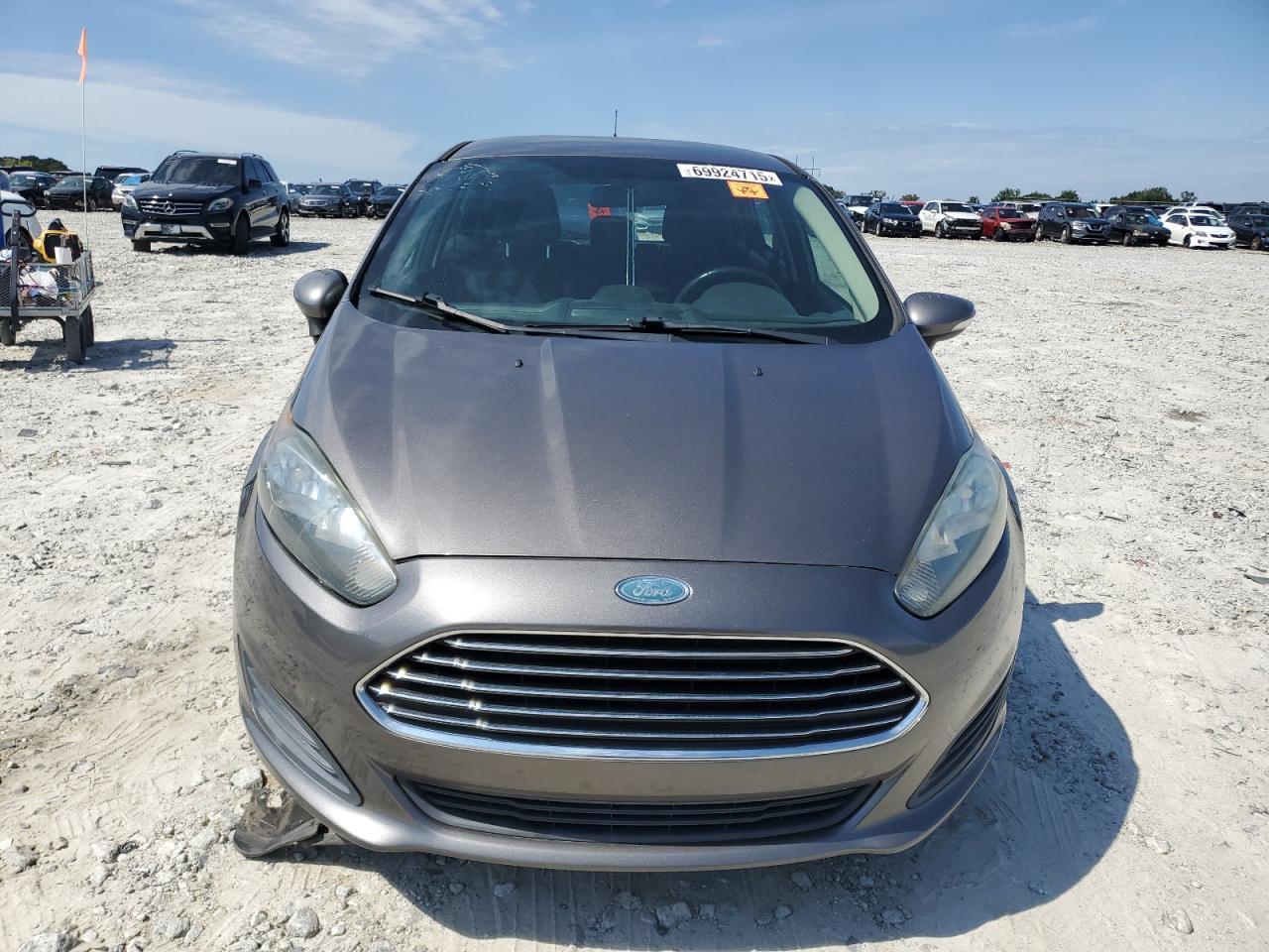 2014 Ford Fiesta Se - Image 5