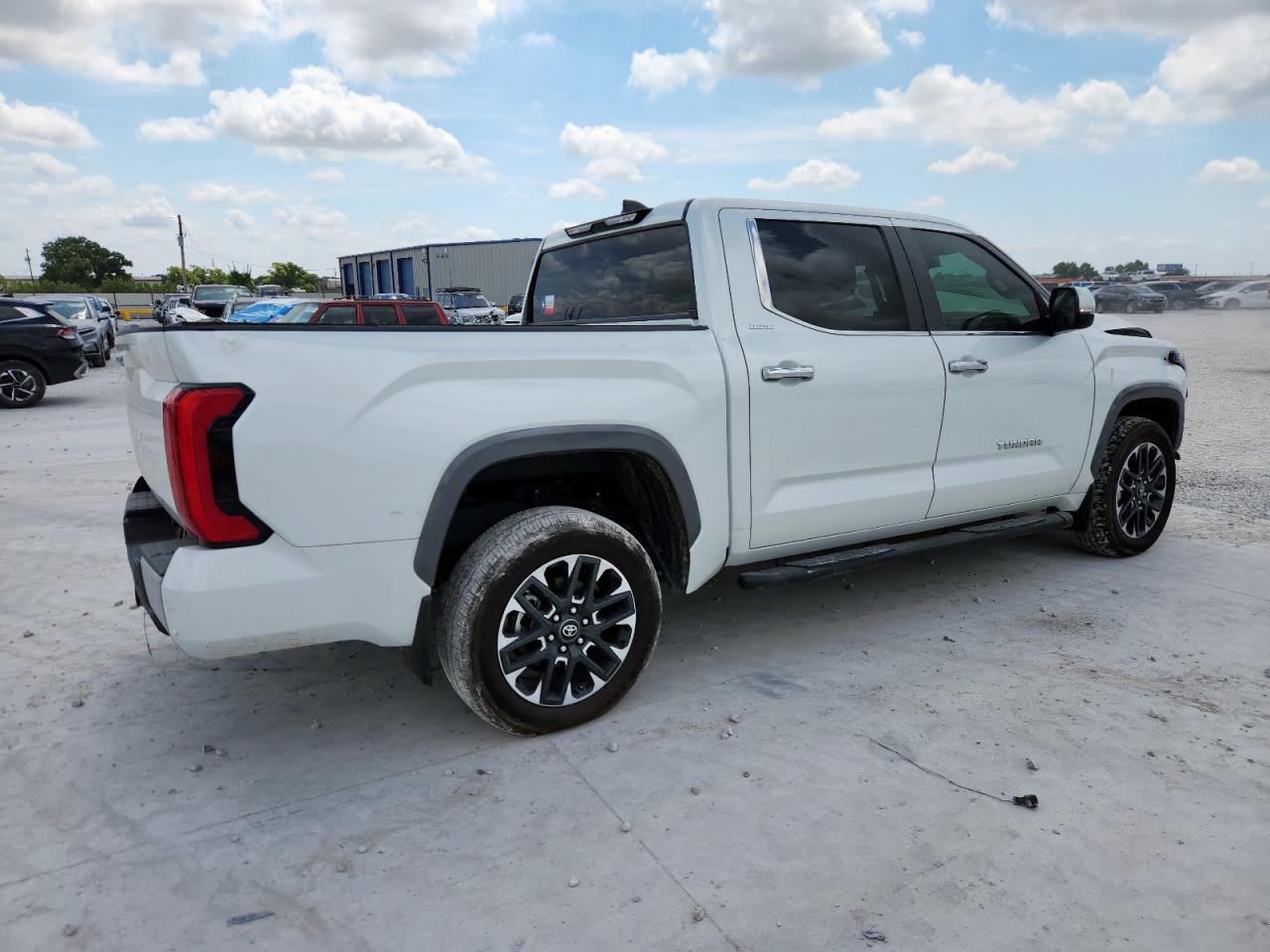 2025 Toyota Tundra Crewmax Limited - Фото 3
