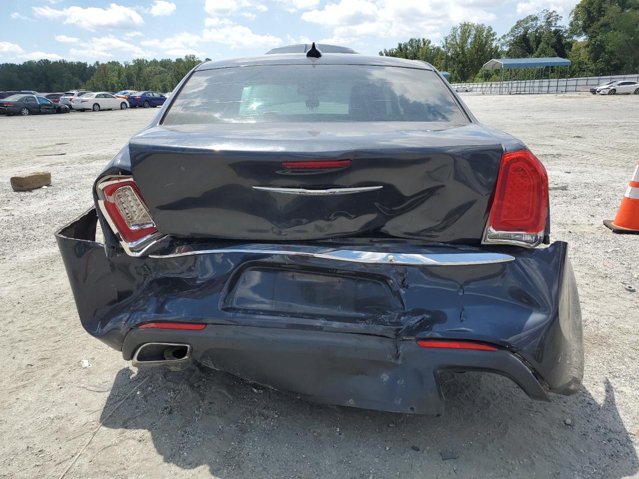 2016 Chrysler 300 Limited - Фото 6