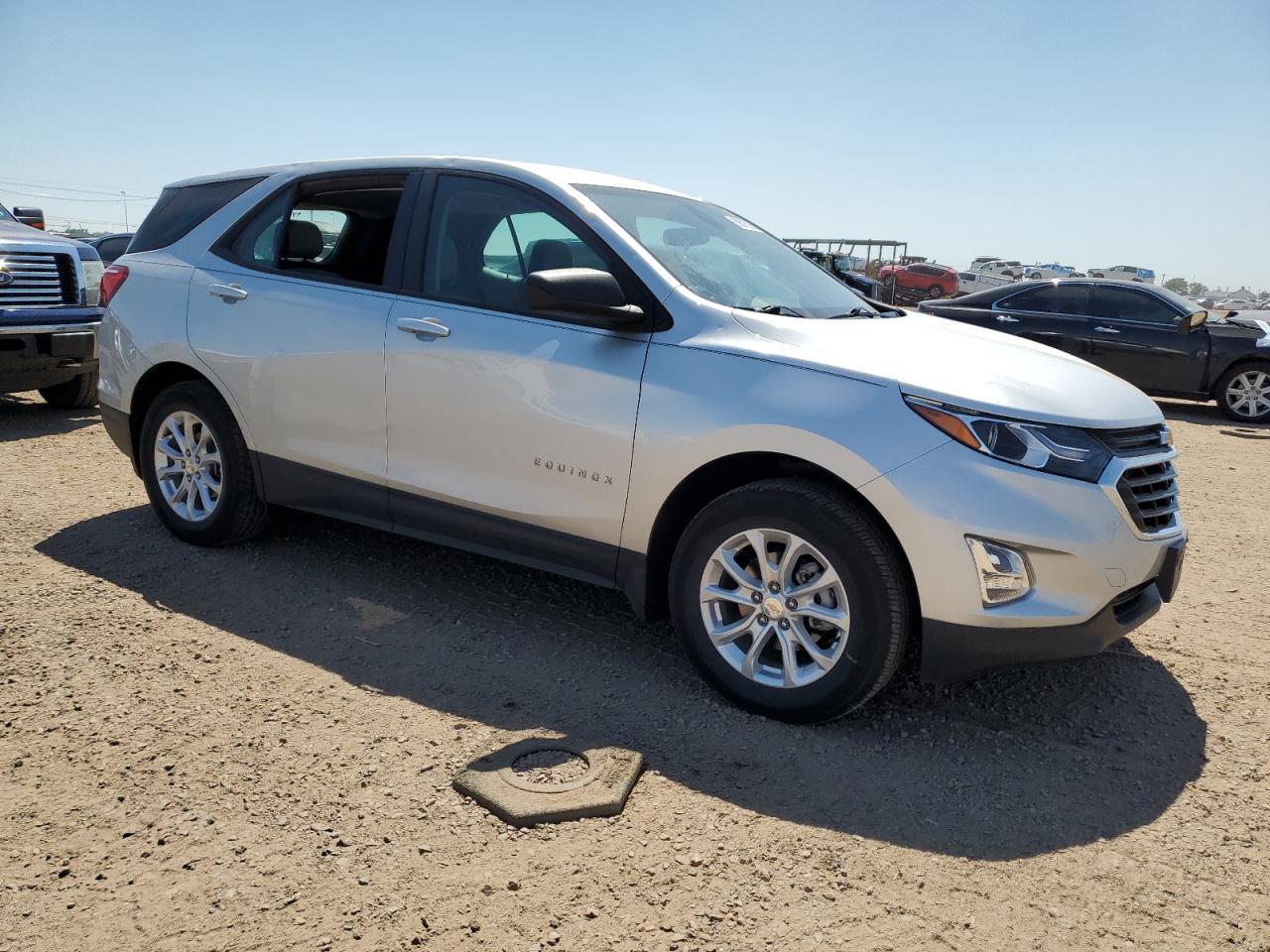 2021 Chevrolet Equinox Ls - Фото 4