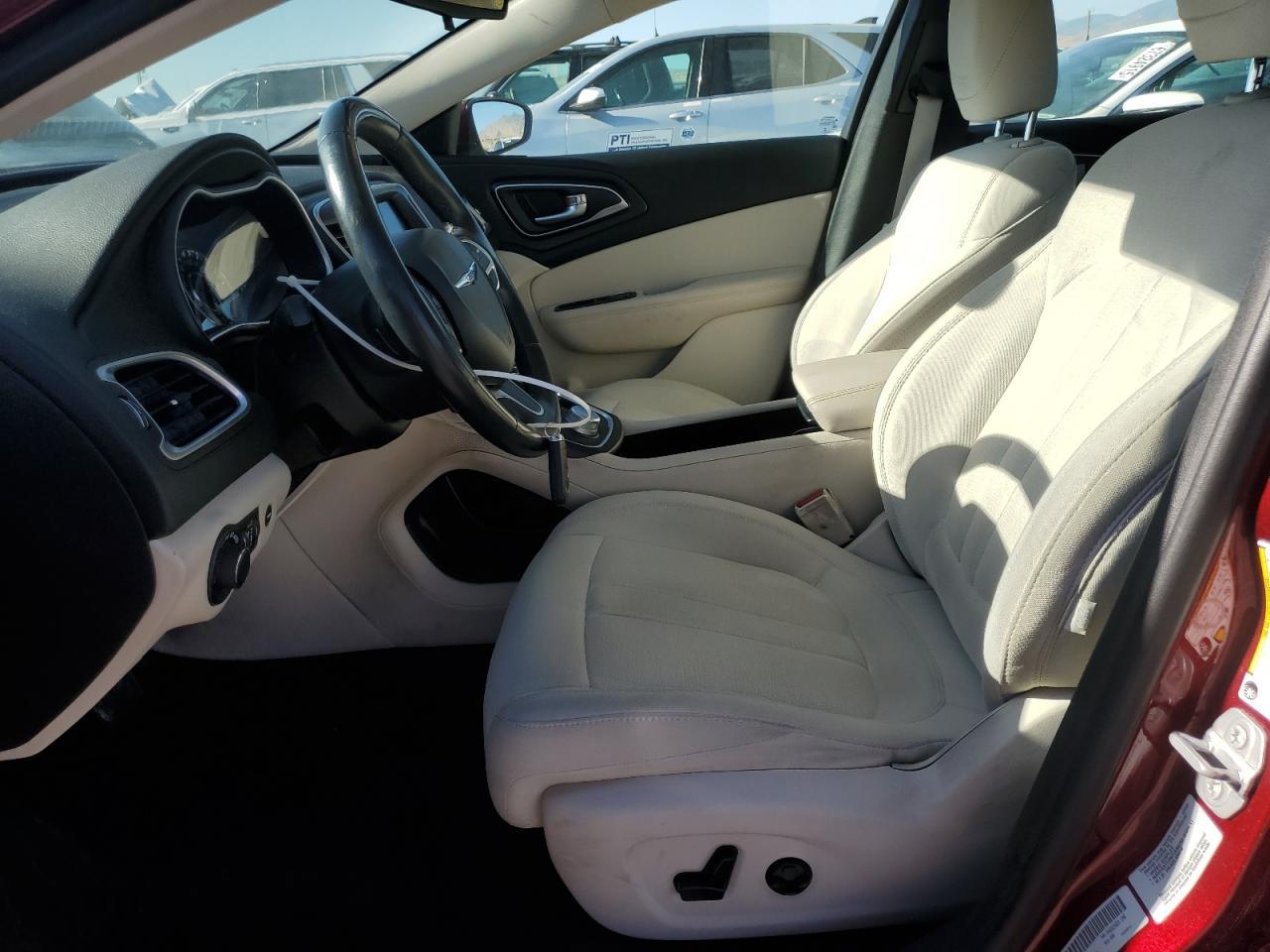 2015 Chrysler 200 Limited - Фото 7