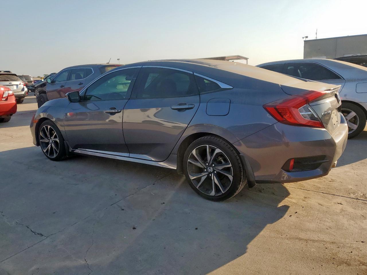 2020 Honda Civic Sport - Фото 2