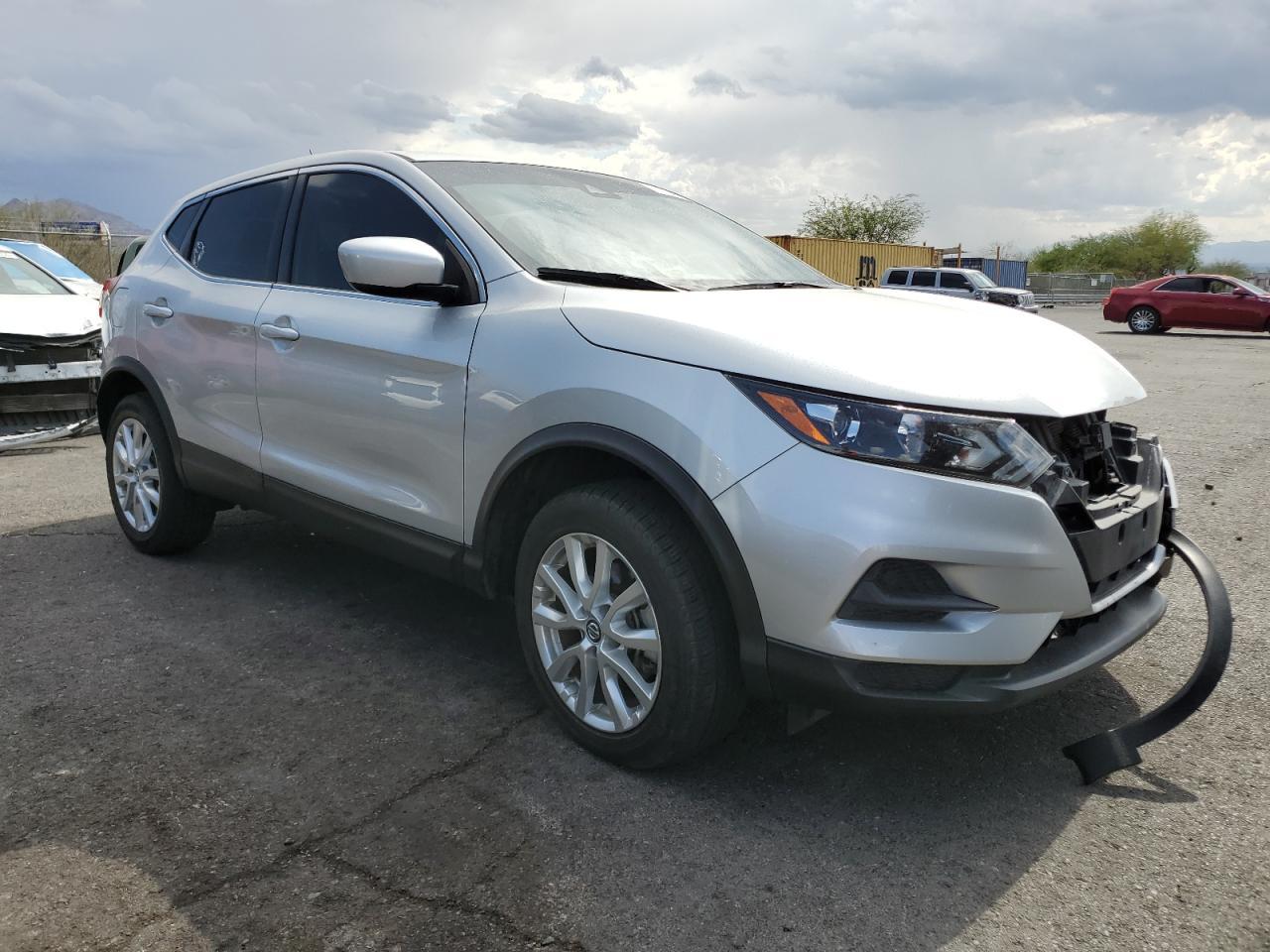 2021 Nissan Rogue Sport S - Фото 4