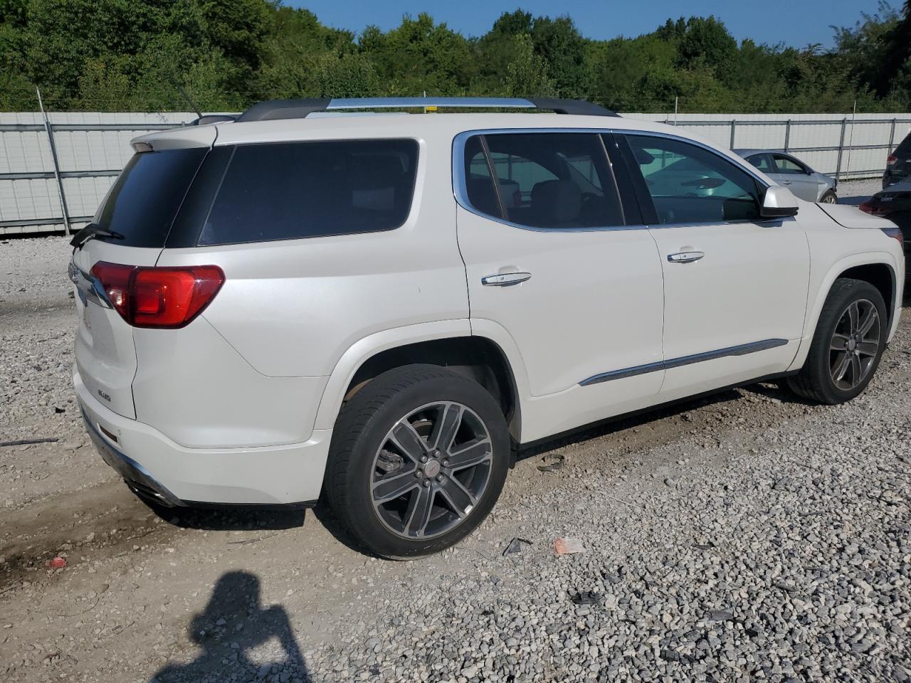 2018 GMC Acadia Denali - Фото 3