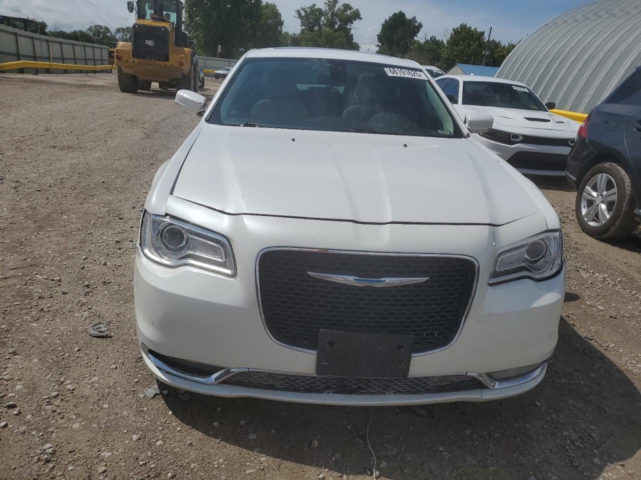 2016 Chrysler 300 Limited - Фото 5