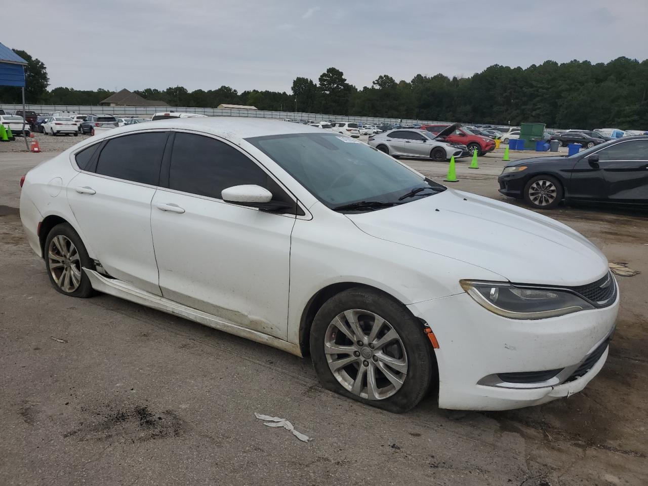 2015 Chrysler 200 Limited - Image 4