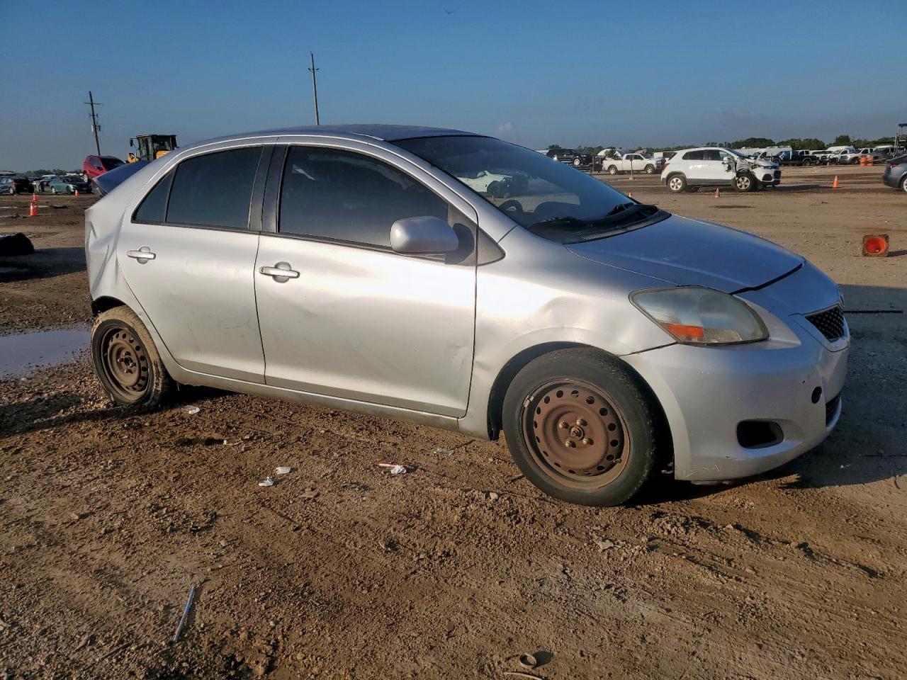 2012 Toyota Yaris - Фото 4