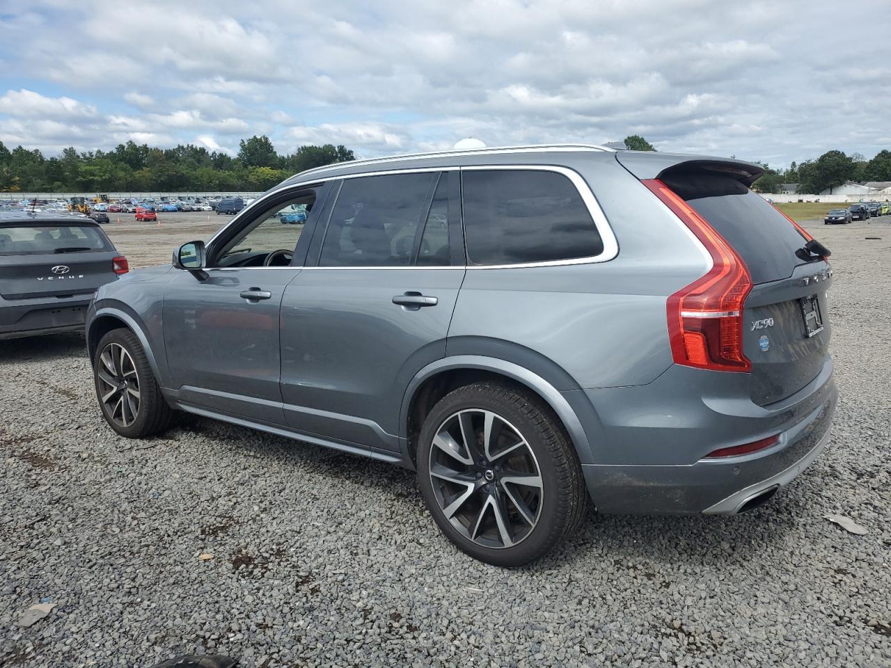 2020 Volvo Xc90 T6 Momentum - Фото 2