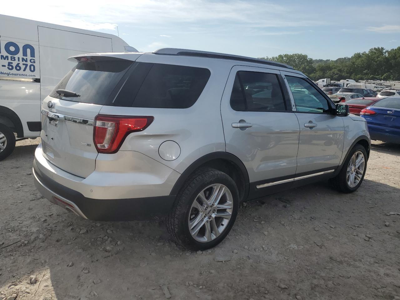 2016 Ford Explorer Xlt - Фото 3