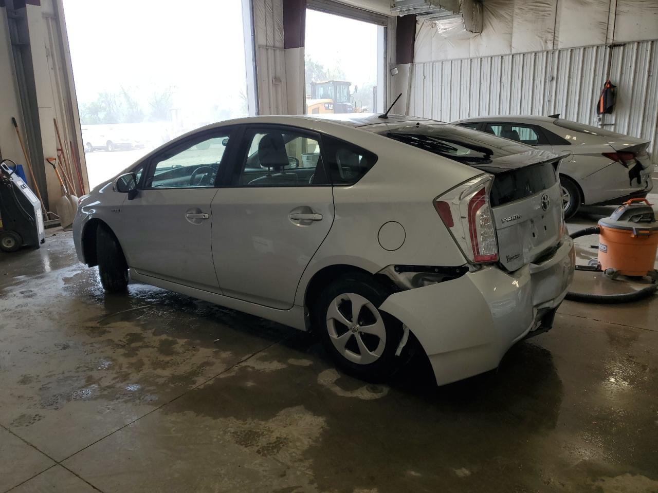 2013 Toyota Prius - Фото 2