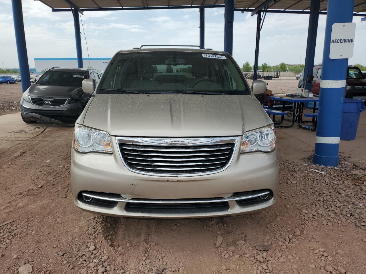2013 Chrysler Town & Country Touring - Фото 5