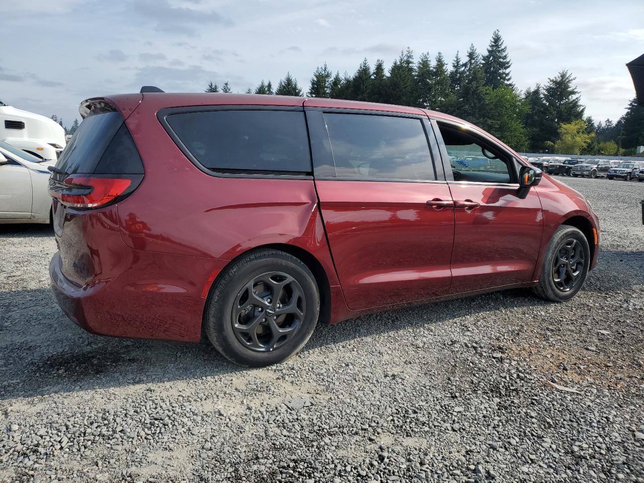 2023 Chrysler Pacifica Hybrid Limited - Фото 3