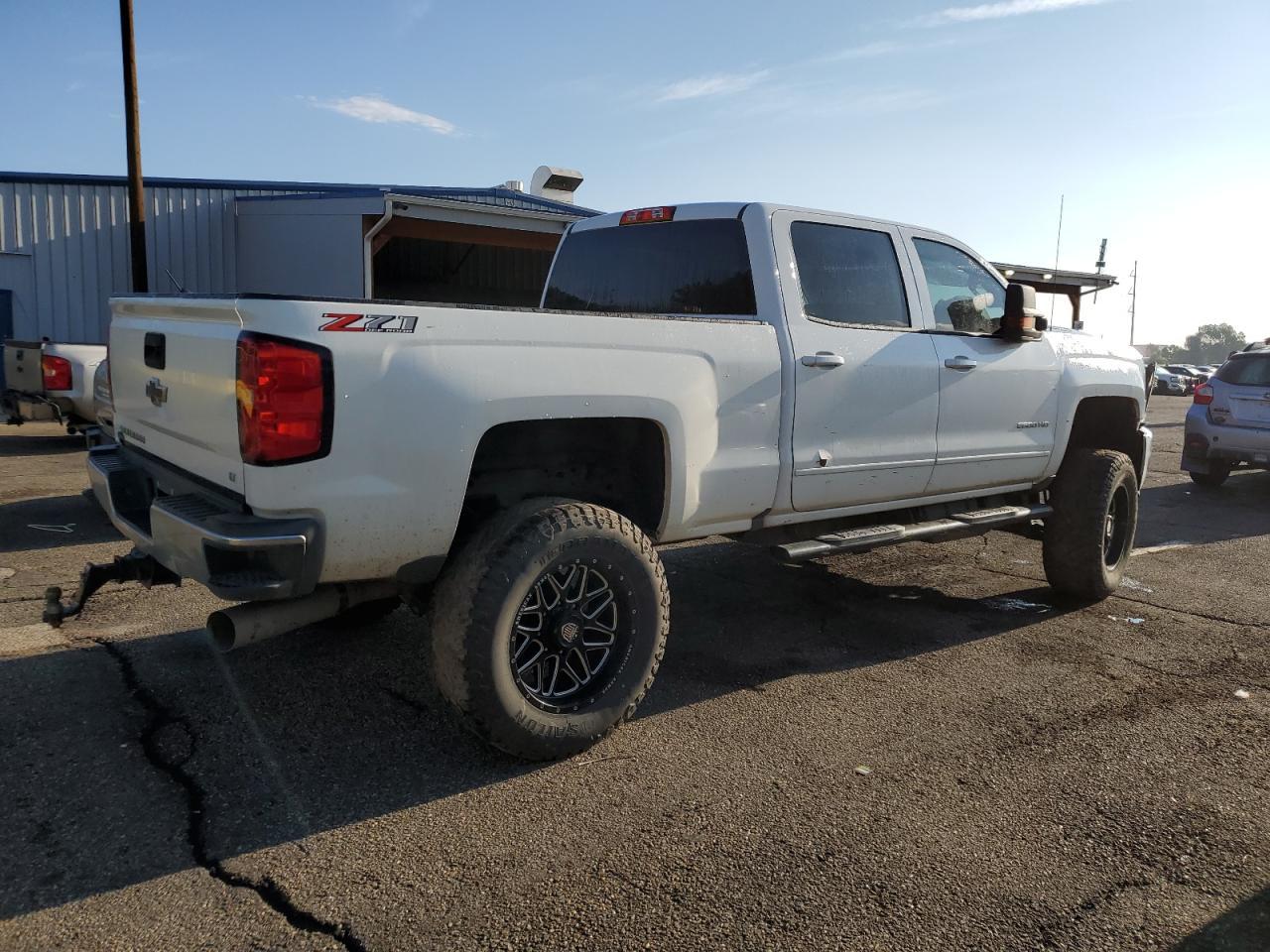 2019 Chevrolet Silverado K2500 Heavy Duty Lt - Image 3
