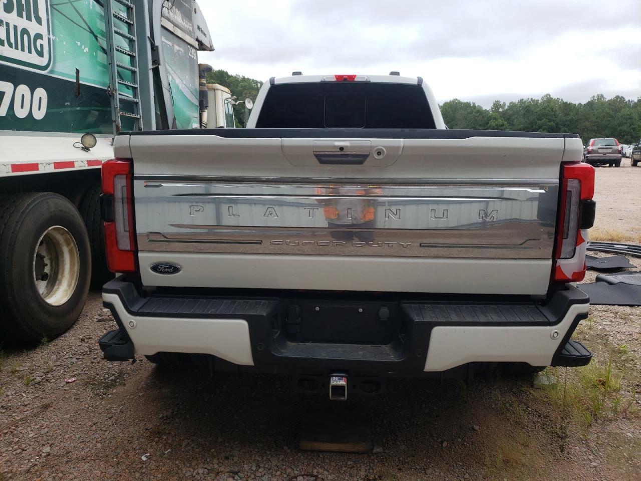 2024 Ford F350 Super Duty - Фото 6