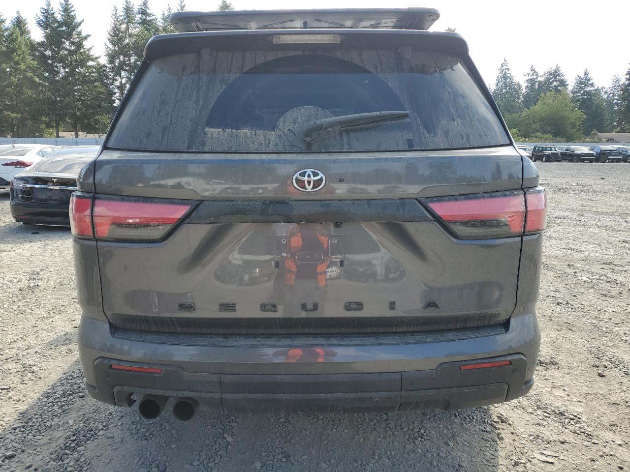 2023 Toyota Sequoia Sr5 - Image 6
