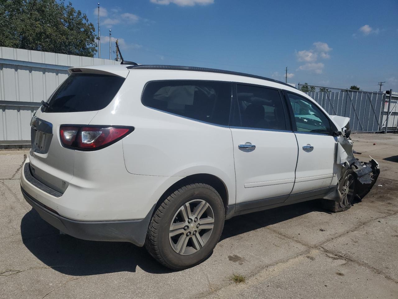 2017 Chevrolet Traverse Lt - Image 3