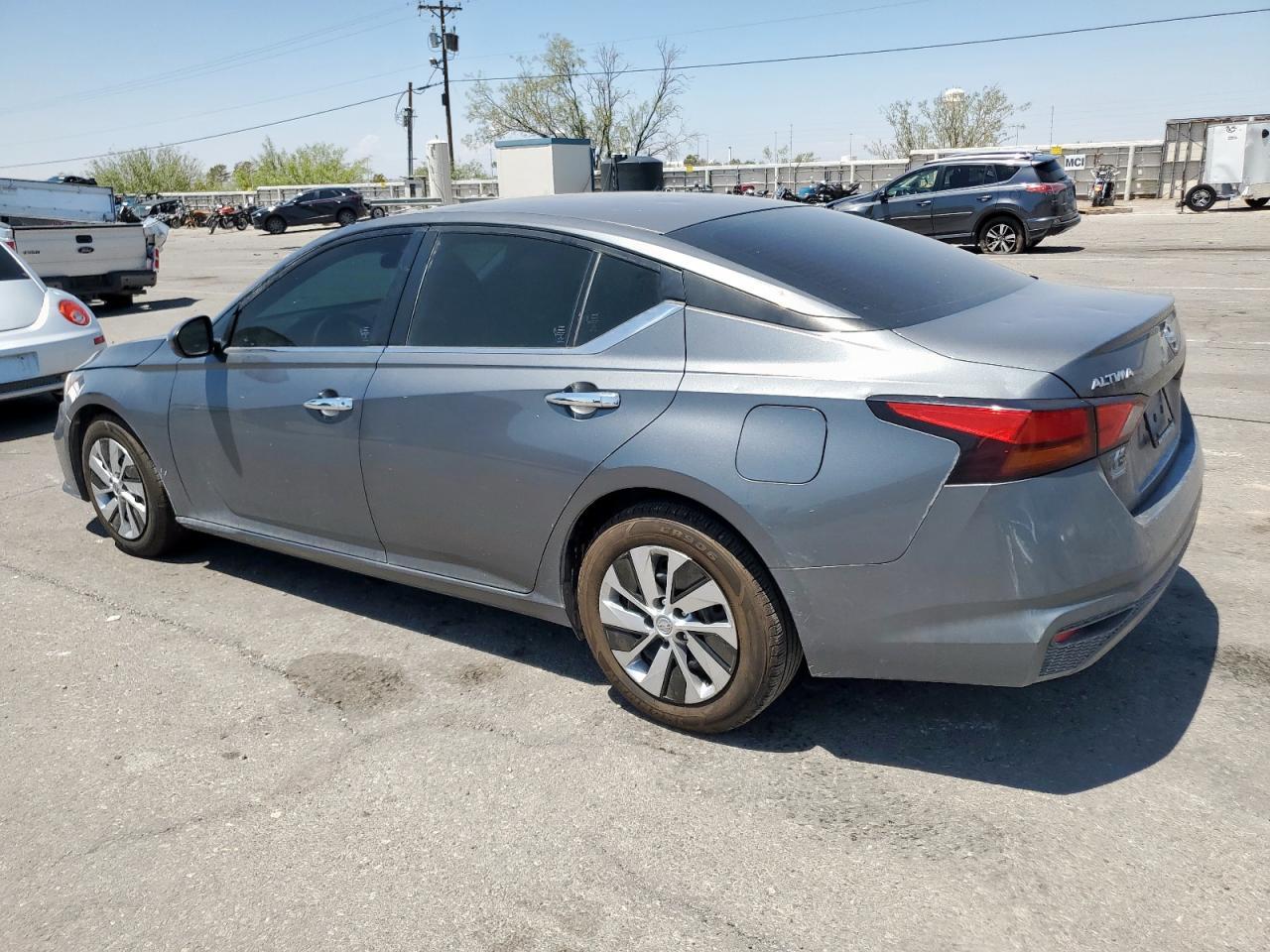 2021 Nissan Altima S - Фото 2