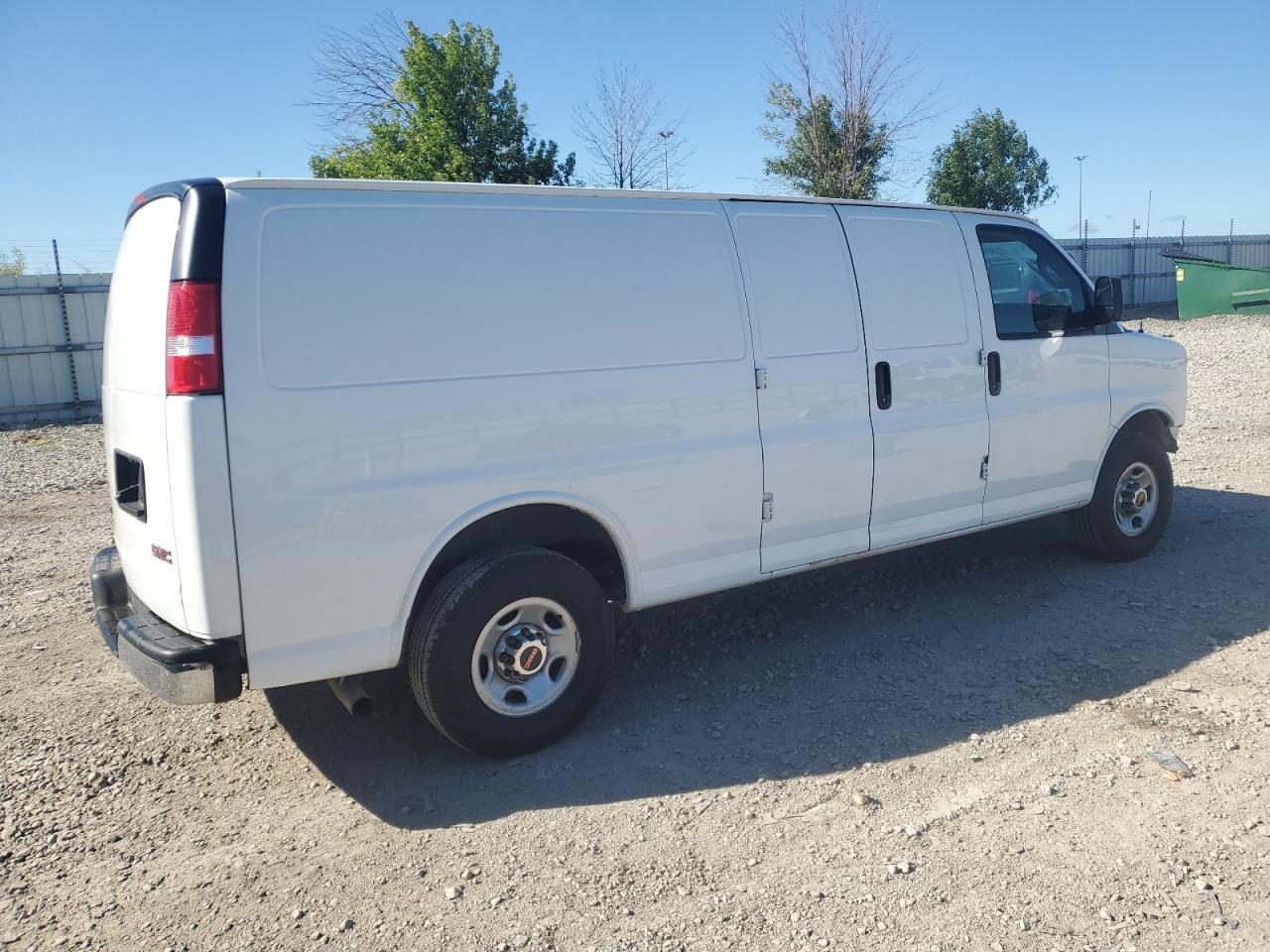 2023 GMC Savana G2500 - Фото 3