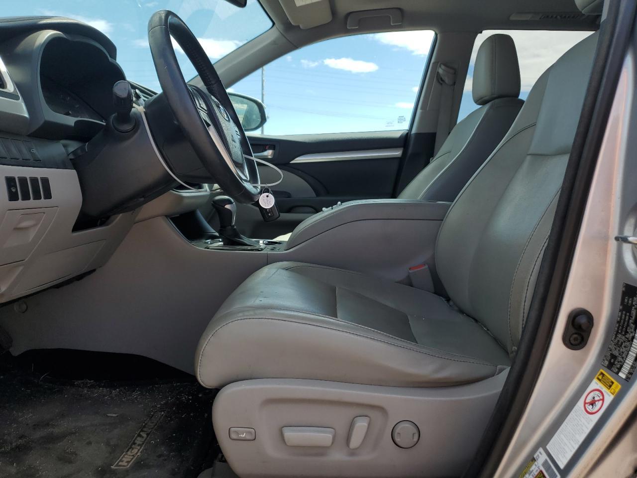 2014 Toyota Highlander Xle - Image 7