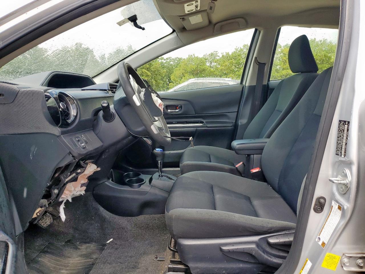 2015 Toyota Prius C - Фото 7