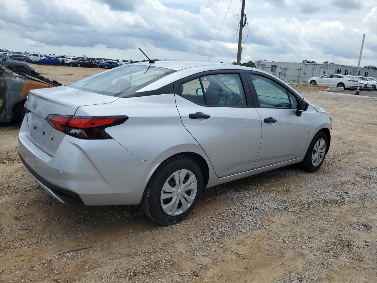 2024 Nissan Versa S - Фото 3