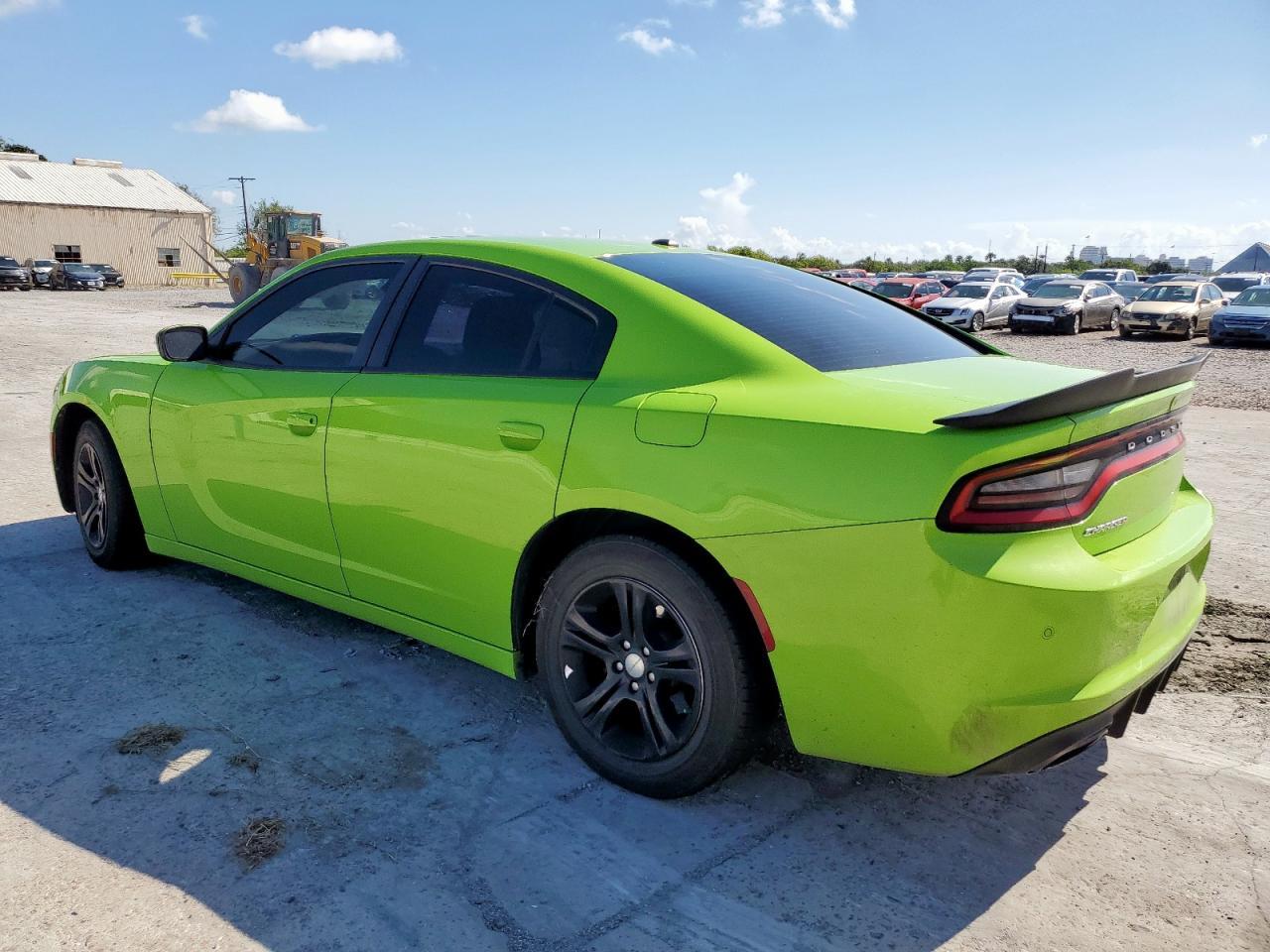 2019 Dodge Charger Sxt - Image 2