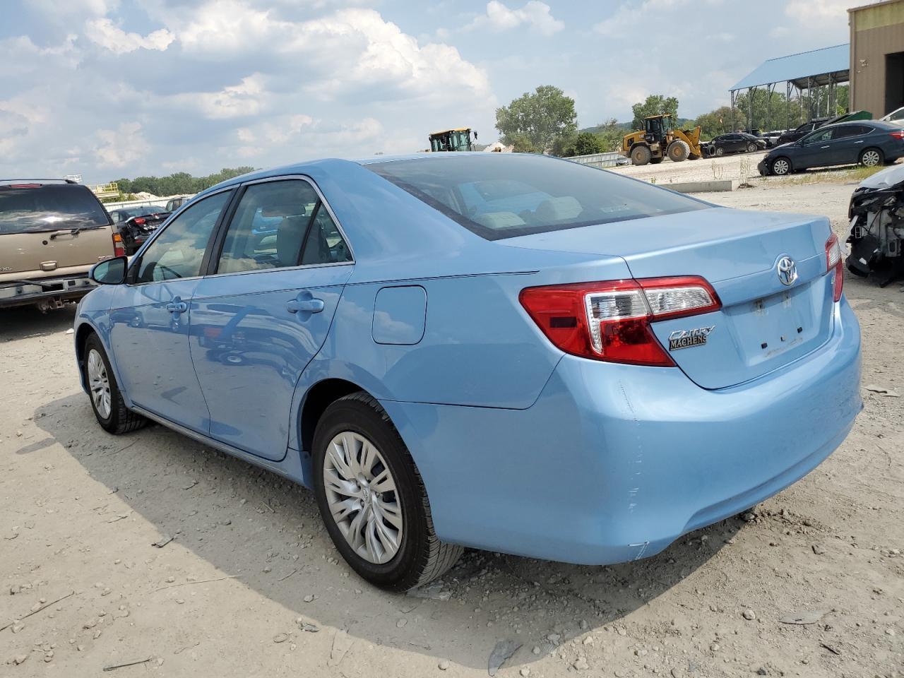 2014 Toyota Camry L - Image 2