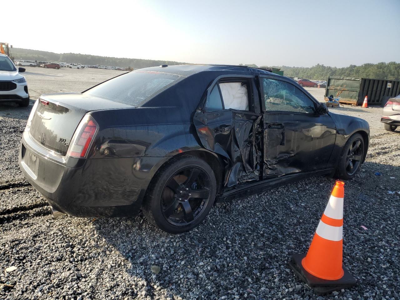 2013 Chrysler 300C Varvatos - Image 3